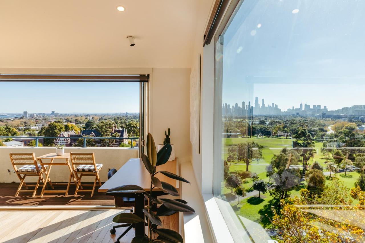 Spectacular Views Over Albert Park เมลเบิร์น ภายนอก รูปภาพ
