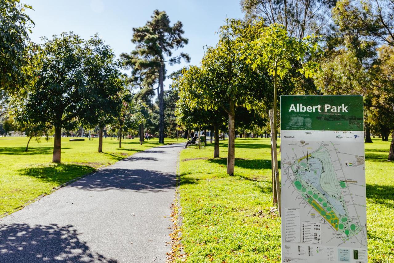 Spectacular Views Over Albert Park เมลเบิร์น ภายนอก รูปภาพ